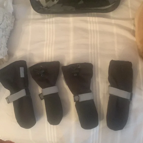 DOG BOOTIES
Protection from snow, ice, and rock salt 
Velcro closings   Sz. 2 - Picture 2 of 2